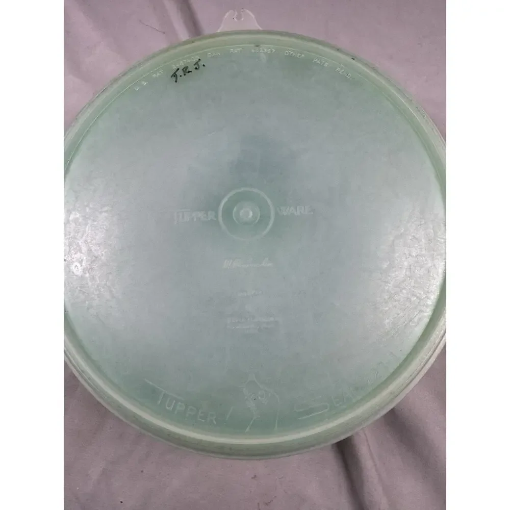 Vintage Tupperware Servalier Bowl Mint Green w Lid #821-4 7.5” USA